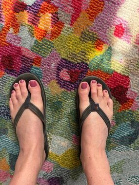 Rainbow Women’s Black Flip Flop Sandals